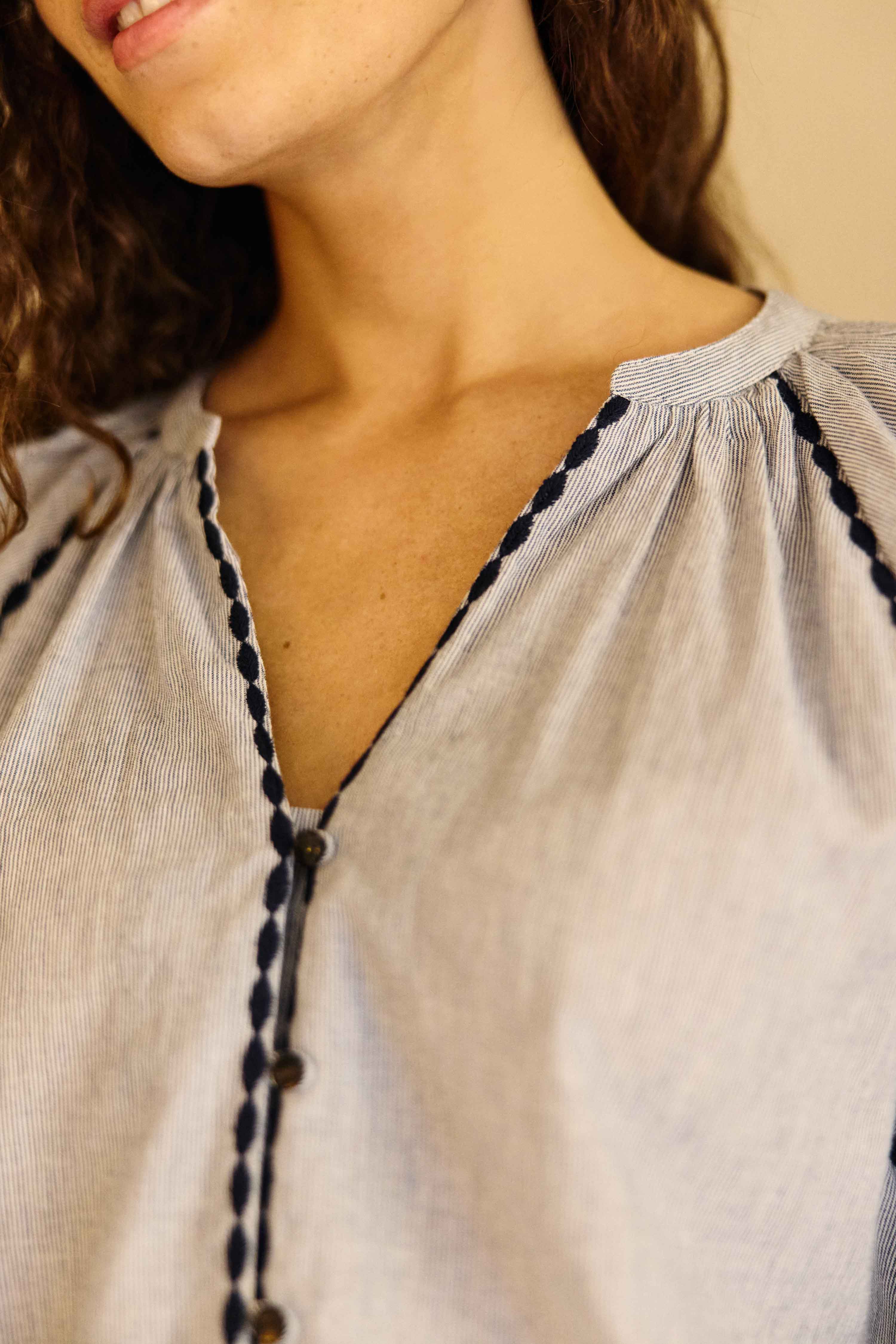 Blena - Blouse brodée - Image 4