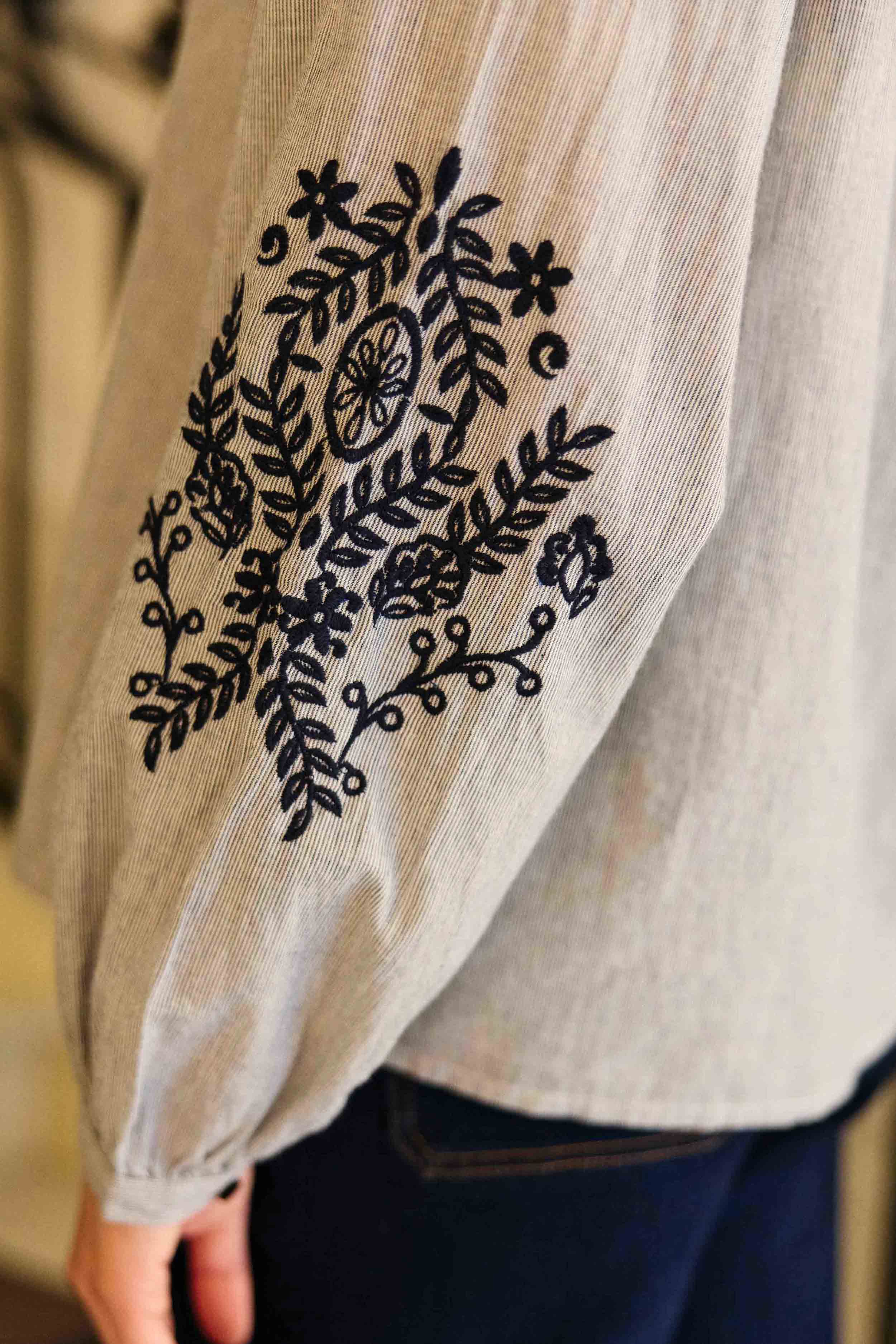 Blena - Blouse brodée - Image 5